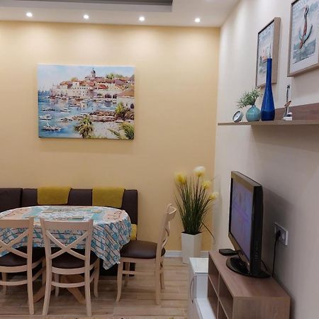 Апартамент Pink & Blue - 2Bdr With Balcony - Wi-Fi Βάρνα Εξωτερικό φωτογραφία