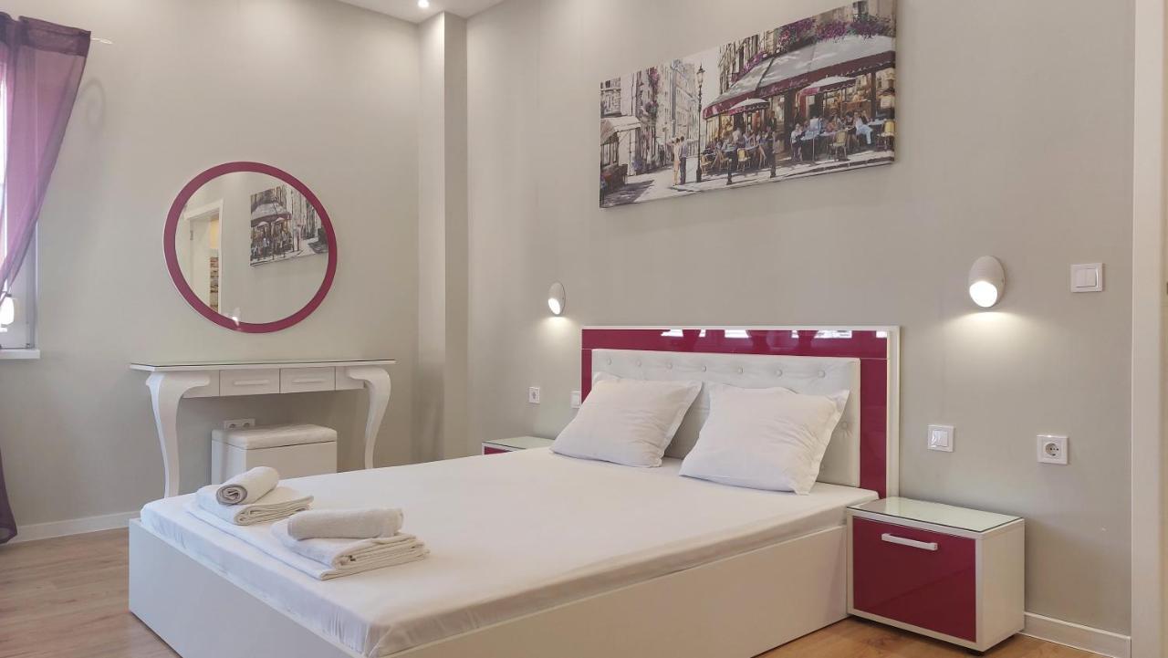 Апартамент Pink & Blue - 2Bdr With Balcony - Wi-Fi Βάρνα Εξωτερικό φωτογραφία