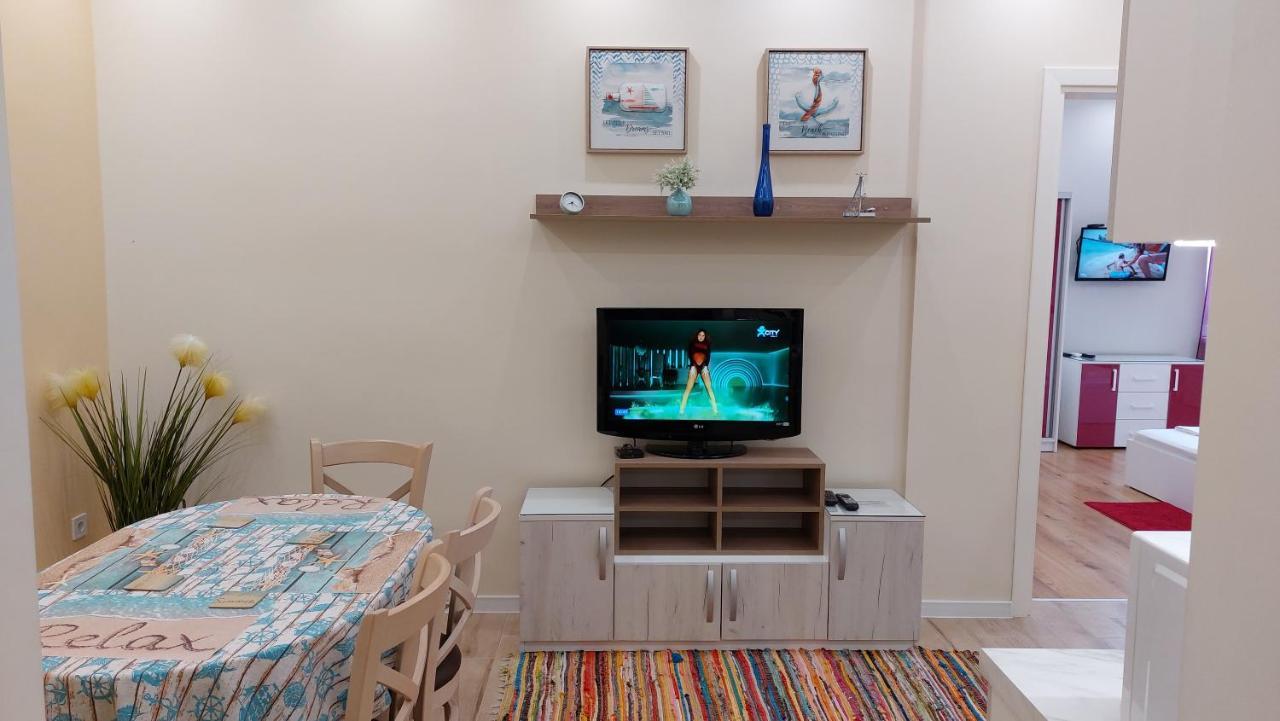 Апартамент Pink & Blue - 2Bdr With Balcony - Wi-Fi Βάρνα Εξωτερικό φωτογραφία