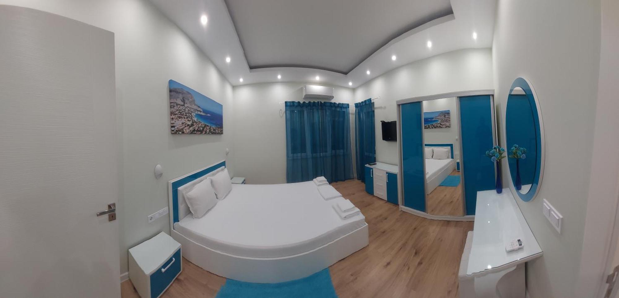 Апартамент Pink & Blue - 2Bdr With Balcony - Wi-Fi Βάρνα Εξωτερικό φωτογραφία