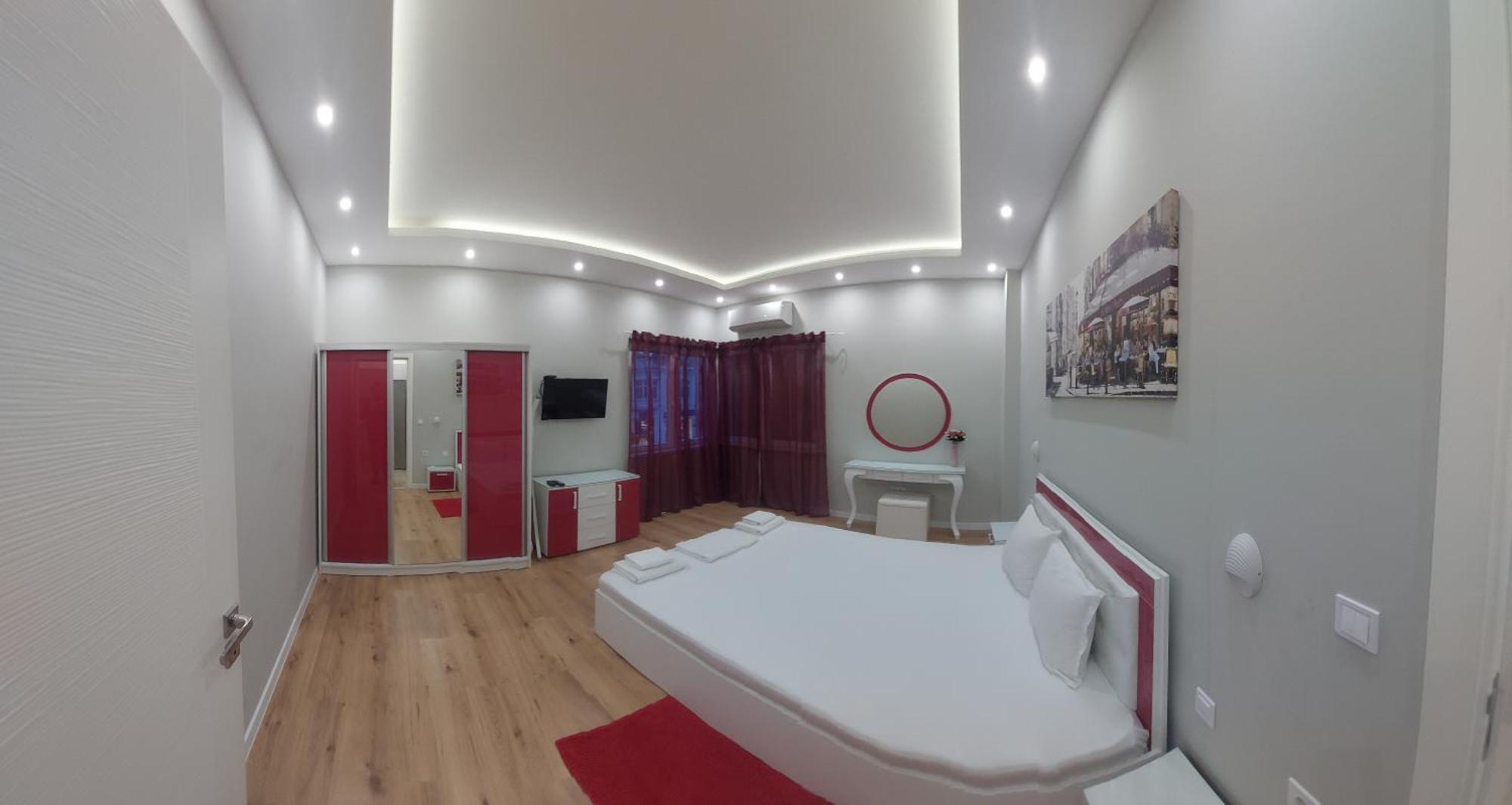 Апартамент Pink & Blue - 2Bdr With Balcony - Wi-Fi Βάρνα Εξωτερικό φωτογραφία